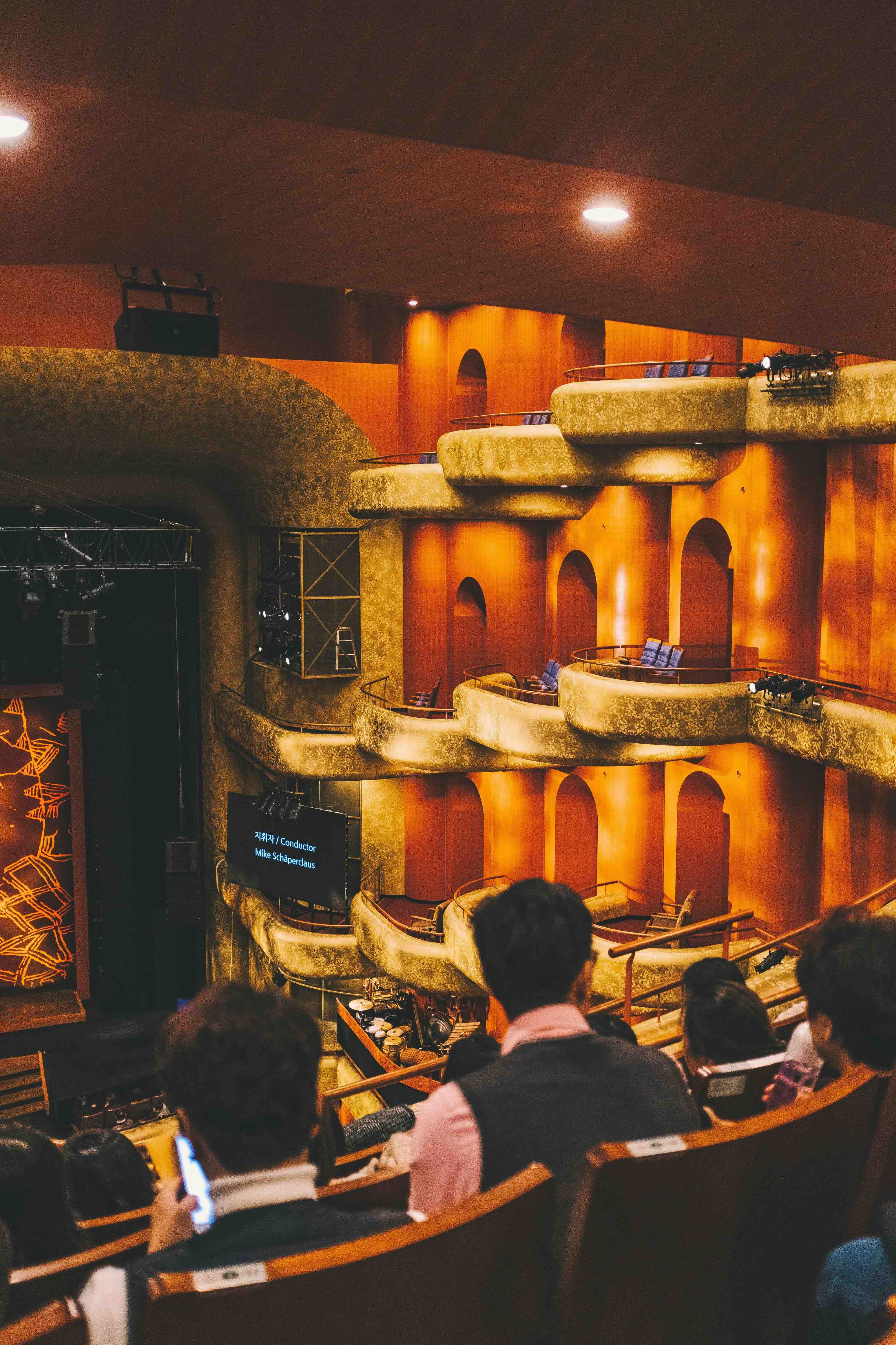 Bilde einer Bühne in der Oper